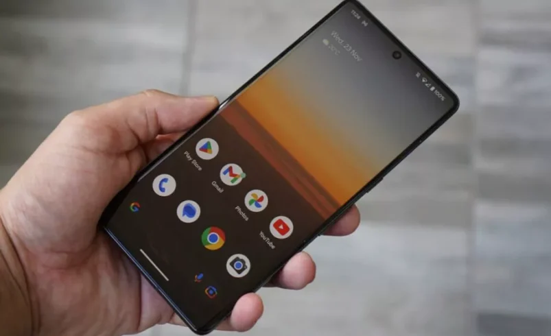 وبلاگ یوکا - Google Pixel 7 Pro display scaled 1 910x600.jpg