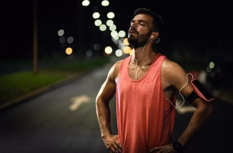 پژوهش جدید: ورزش شبانه می‌تواند خواب شما را مختل کند