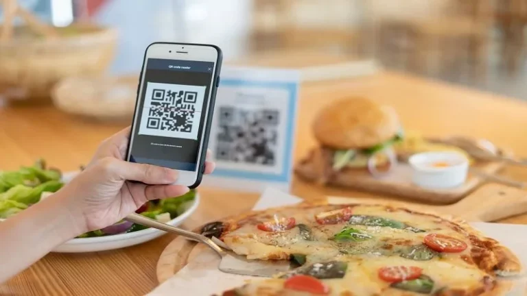 یک اسکن تا لذت! آینده‌ی خدمات با منو دیجیتال سافت منو