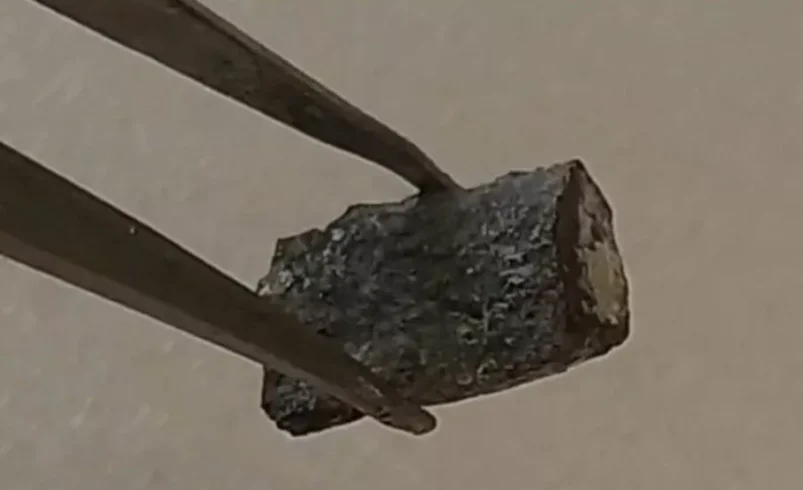 وبلاگ یوکا - meteorite identified in isfahan 910x600.jpg
